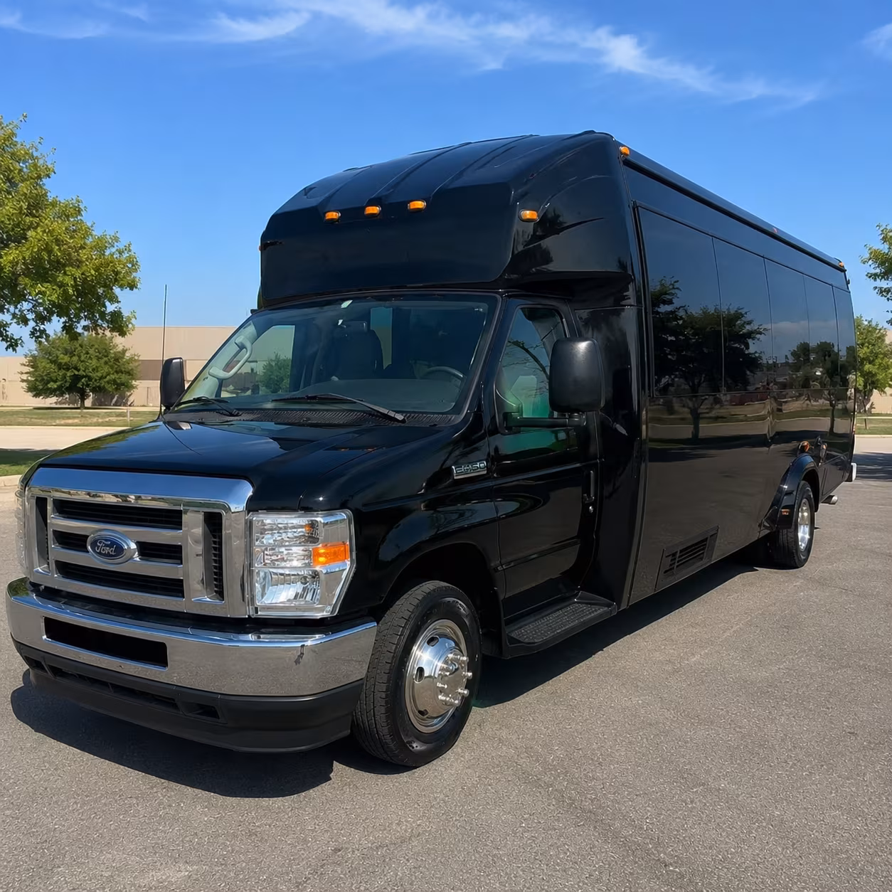party buses and charter buses for spokane chiefs hockey at numerica veterans arena
